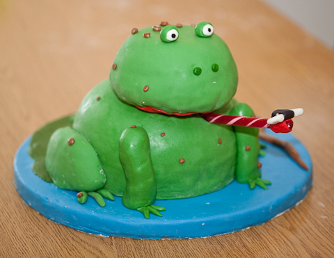 Today I celebrated turning 10000 days old with a frog cake! : r/Baking