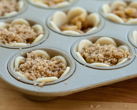 Mini Apple Pies with Pecan Streusel Topping | Flour Arrangements