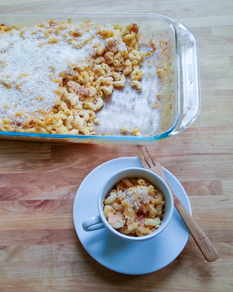 Macaroni and Cheese with Caramelized Onions and Ham | Flour Arrangements